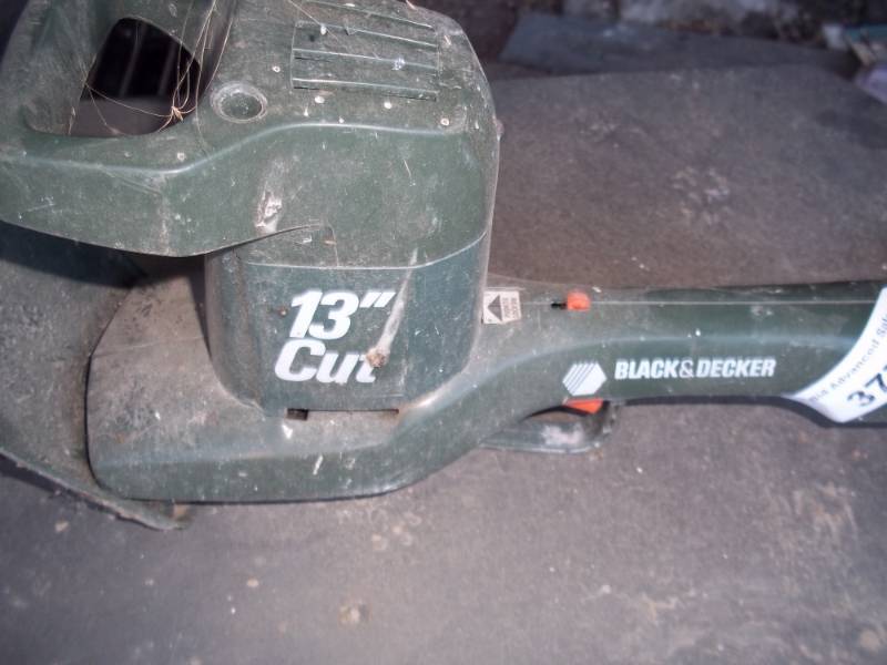 lot 377 image: Black and Decker Hedge Trimmer