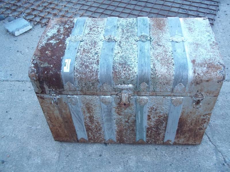 lot 394 image: Antique Chest with contents