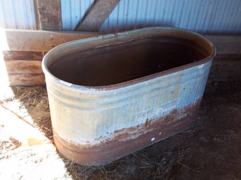 lot 416 image: Cattle water tub