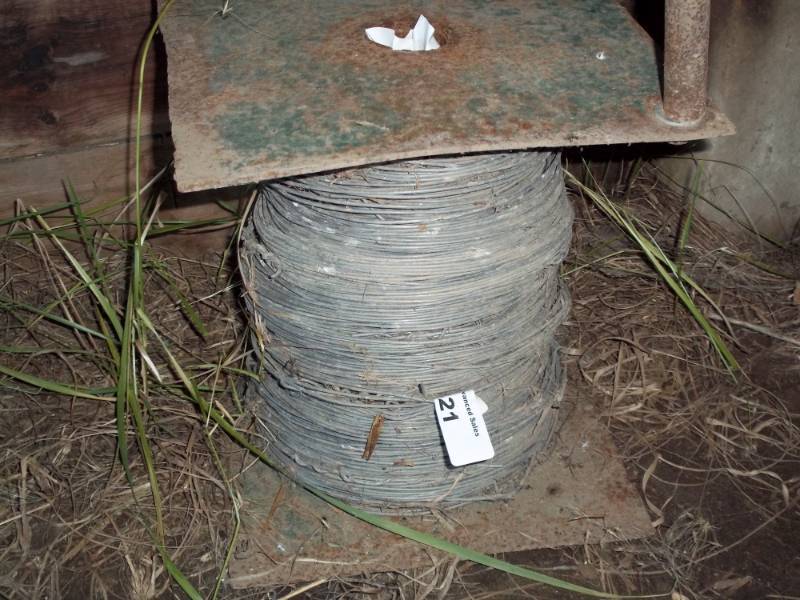 lot 399 image: Spool of wire with reel