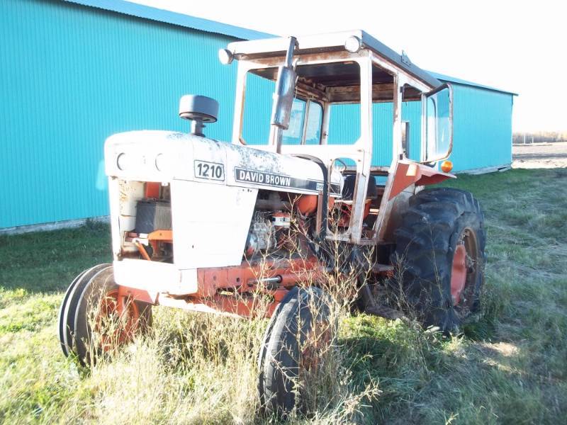 lot 427 image: David Brown 1210 with cab diesel 4700 hours