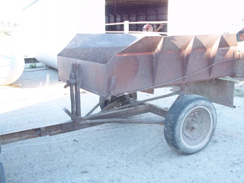 lot 428 image: Rock picking wagon with dump box