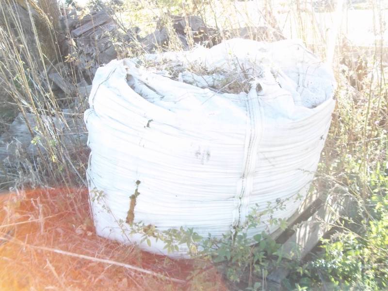lot 433 image: Large Pallet of bulk potting soil