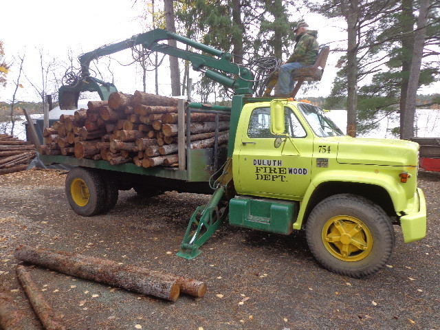 lot 2 image: 1974 Chevy C 65