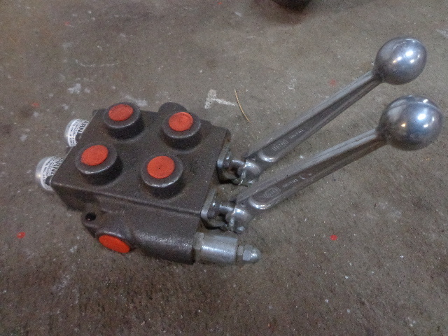 lot 11 image: Hydraulic Controls