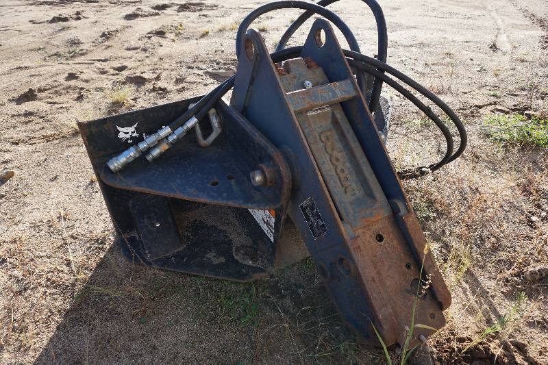 Bobcat Brand Model 2570 Universal Mount Skid Loader Skid Steer