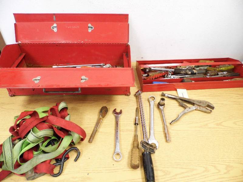 lot 1 image: Stack On Toolbox