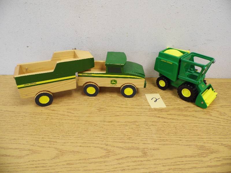 lot 2 image: John Deere Items