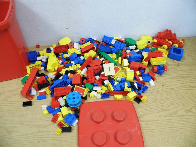 lot 11 image: Legos in Tote