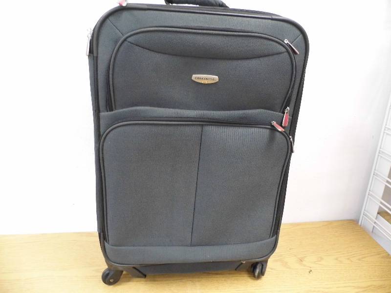 lot 16 image: Concourse Rolling Carry On Suitcase