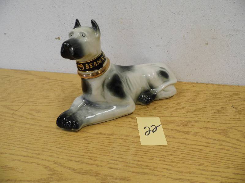 lot 22 image: Jim Beam Container