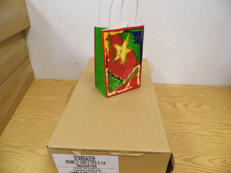 lot 94 image: Shopping Bags