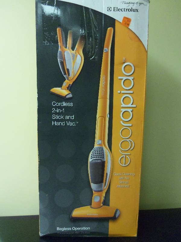 lot 106 image: Electrolux Ergorapido Cordless 2-in-1 Stick and Hand Vac