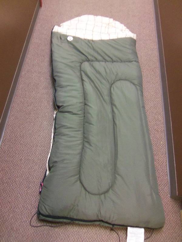 lot 107 image: Coleman Sleeping Bag