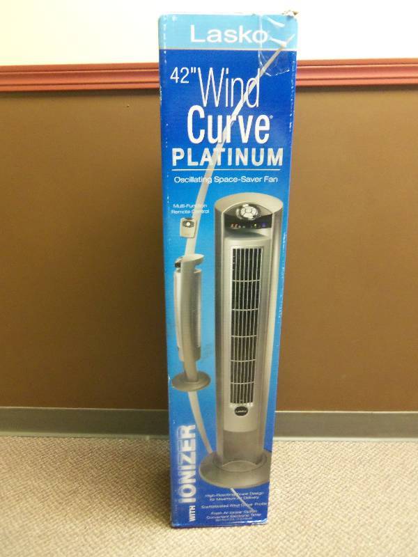 lot 118 image: Lasko 42 Wind Curve Platinum