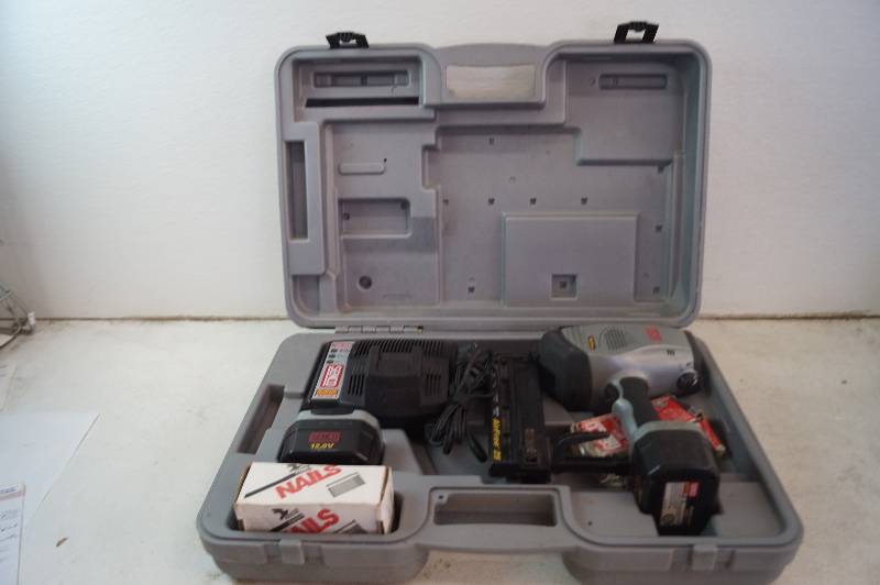 Roofing Nailer