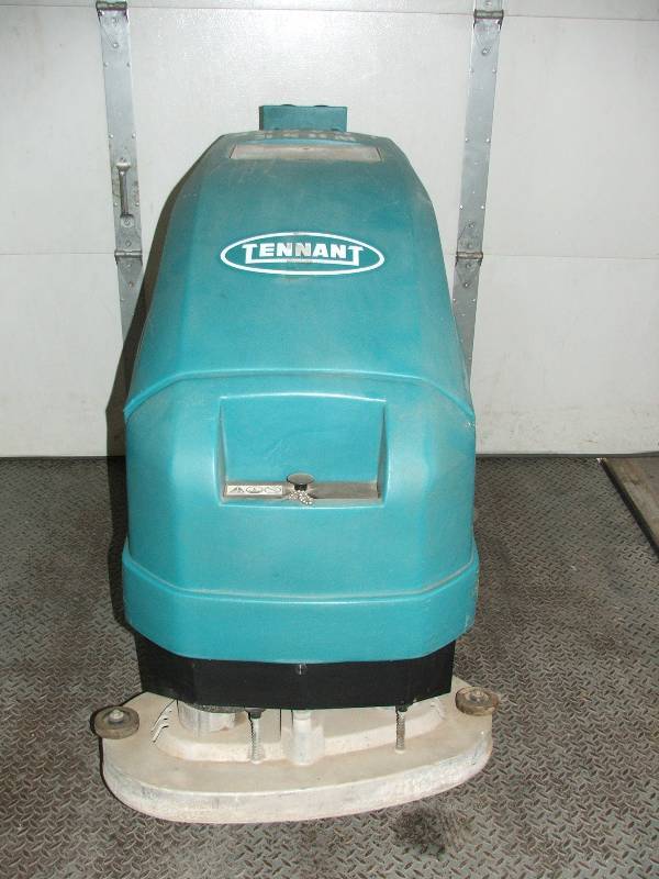 5400 Tennant Floor Scrubber