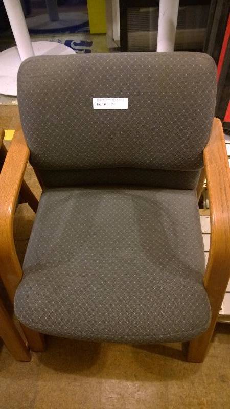 lot 7 image: 3 Blue chairs
