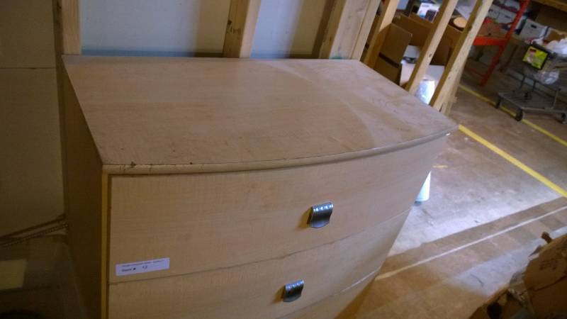lot 12 image: 5-Drawer Dresser