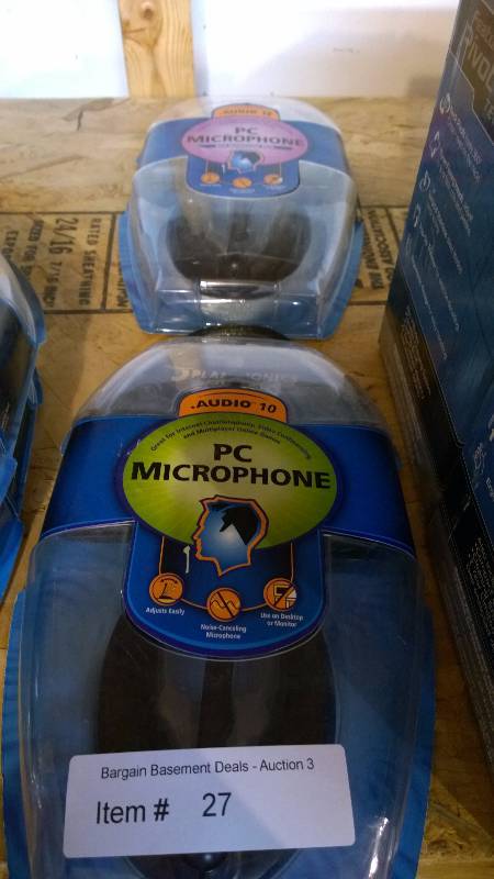 lot 27 image: Plantronics audio PC microphones