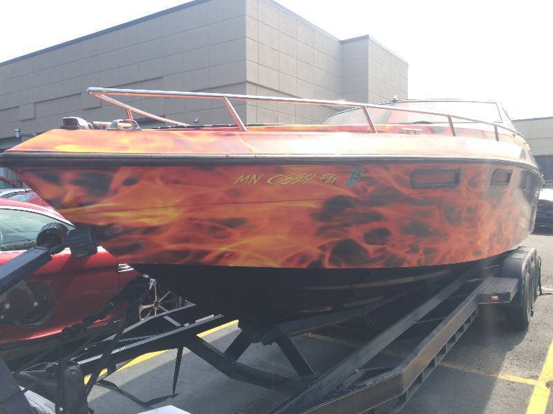 1986 28 Baja Boat