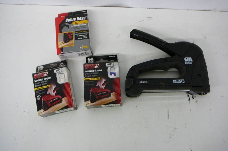 Cable Boss Stapler w Staples