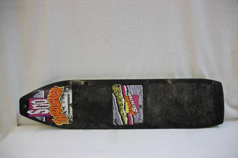 lot 7 image: SnoThrasher Snowboard