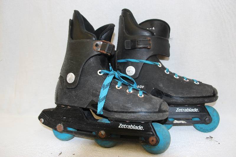 lot 10 image: Zetrablade rollerblades, size 4