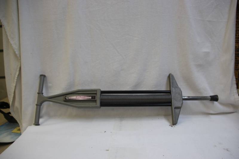 lot 11 image: Pogo Pro 1000 pogo stick