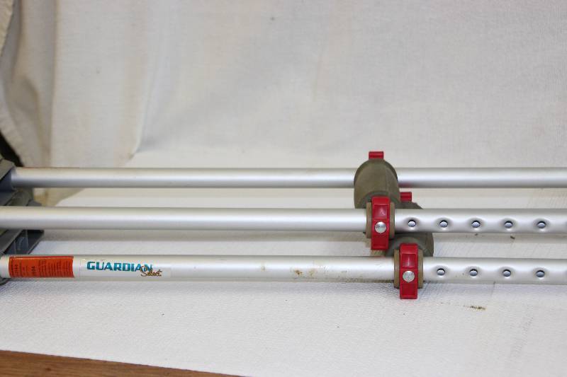 lot 12 image: Guardian Select Crutches
