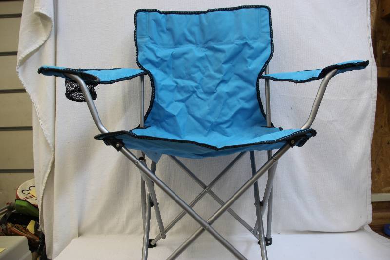 lot 20 image: Collapsible outdoor chair