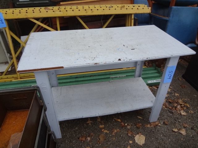 lot 504 image: Gray table