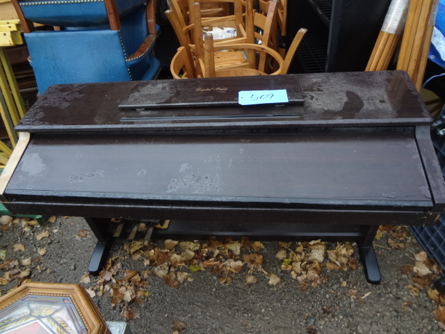 lot 509 image: Digital Piano