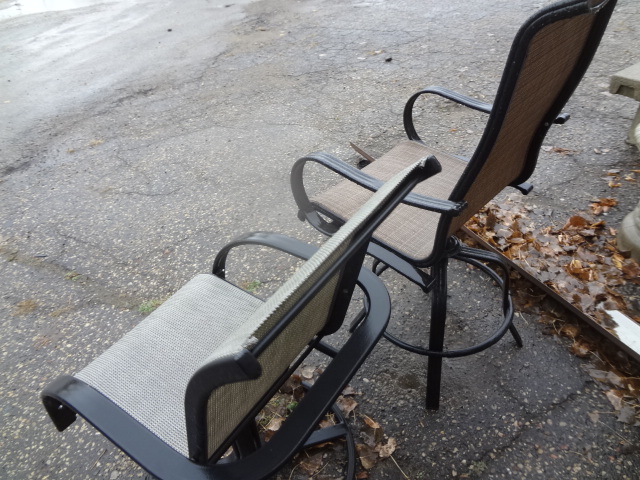 lot 532 image: Pair of Rocking Yard Chairs