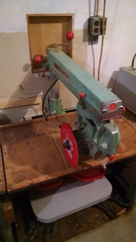 lot 529 image: Dewalt Radial Arm Saw