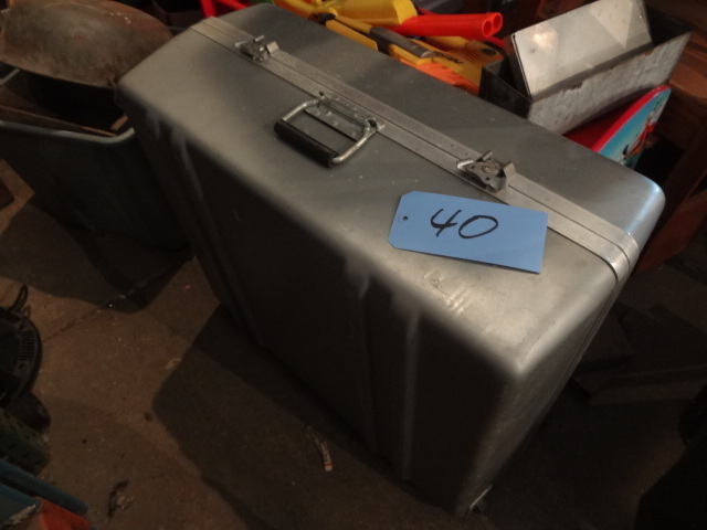 lot 40 image: Large Hard Shell Case