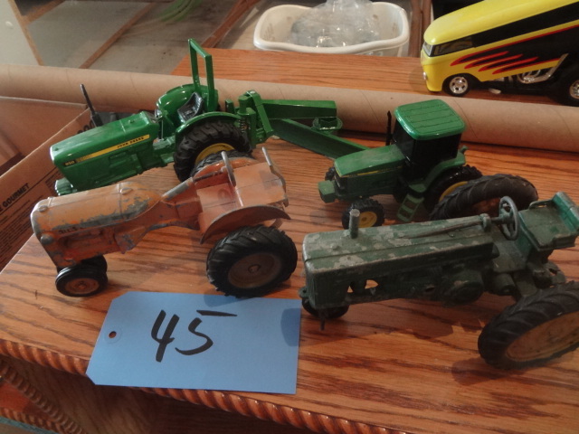 lot 45 image: Tractors