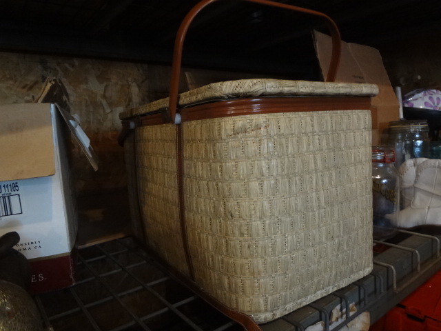lot 50 image: Picinick Baskets