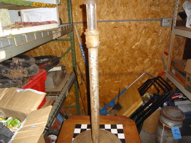 lot 68 image: Vintage Parking Lot Light