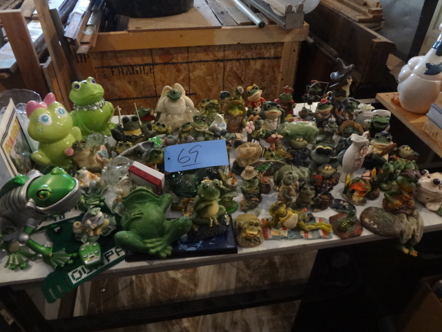 lot 69 image: Frogs