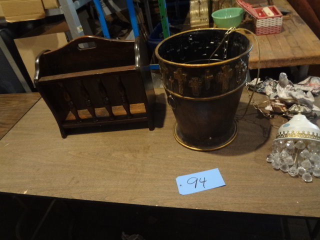 lot 94 image: Magazine Rack, Metal Basket, Neat Light