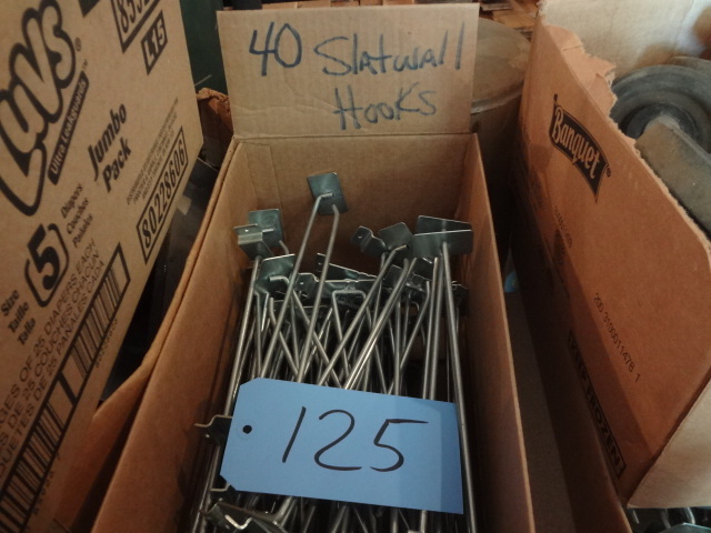 lot 125 image: 40 Slatwall Hooks