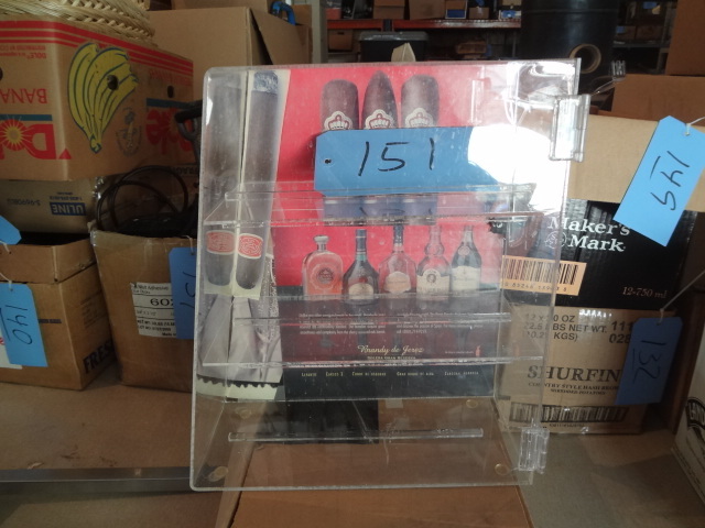 lot 151 image: Small Plastic Case