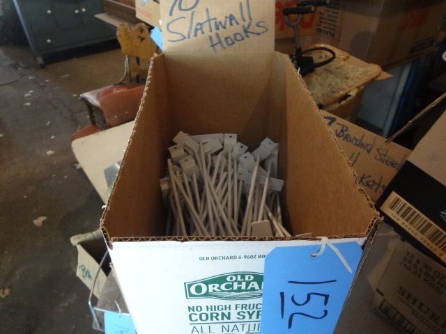 lot 152 image: 70 White Slatwall Hooks