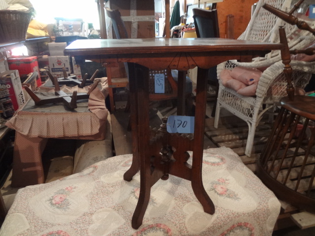 lot 170 image: Nice Old table
