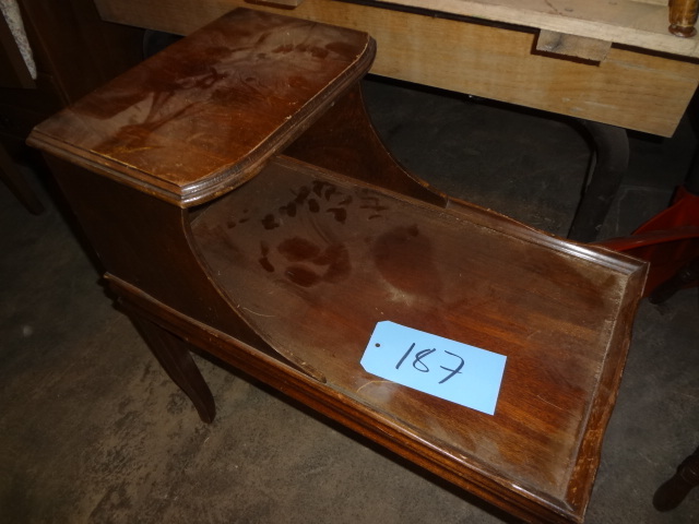 lot 187 image: End Table
