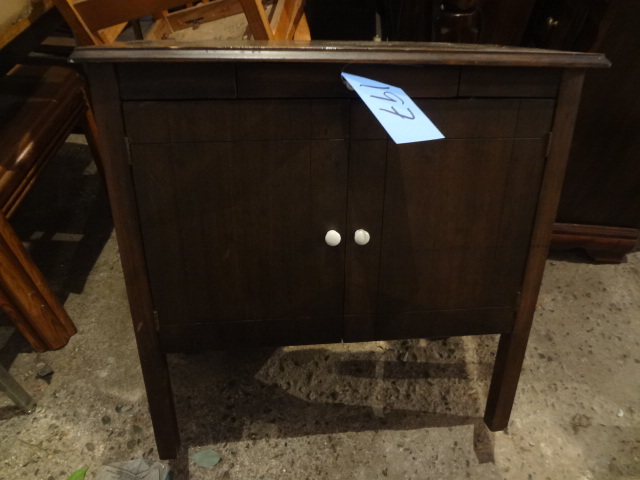 lot 197 image: Older Side cabinet