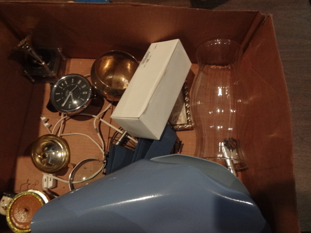 lot 199 image: Large Lot of Stuff