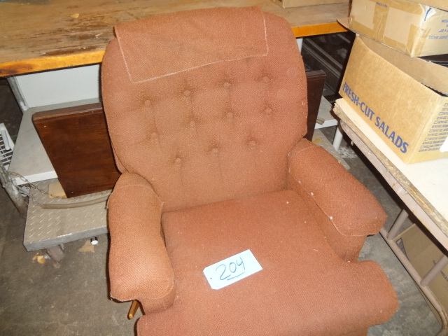 lot 204 image: Recliner