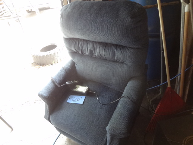 lot 208 image: Electric Recliner